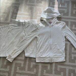 White Juicy Couture Hoodie and Sweatpants Set Terry material gold hardware